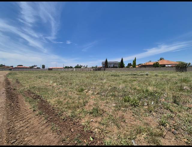 1,069M² VACANT LAND FOR SALE IN RIVERSDALE